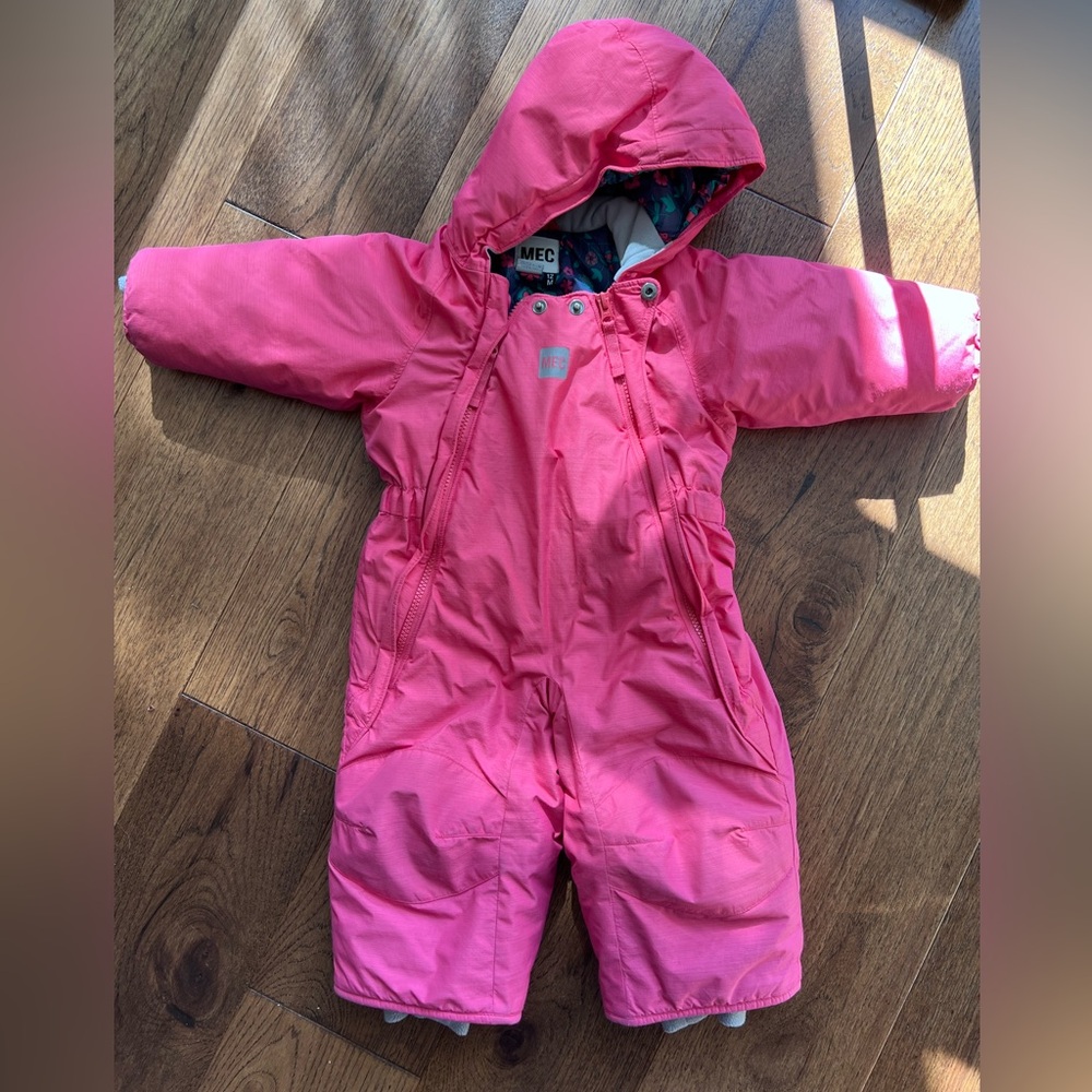 MEC toaster snowsuit size 12 months - pink